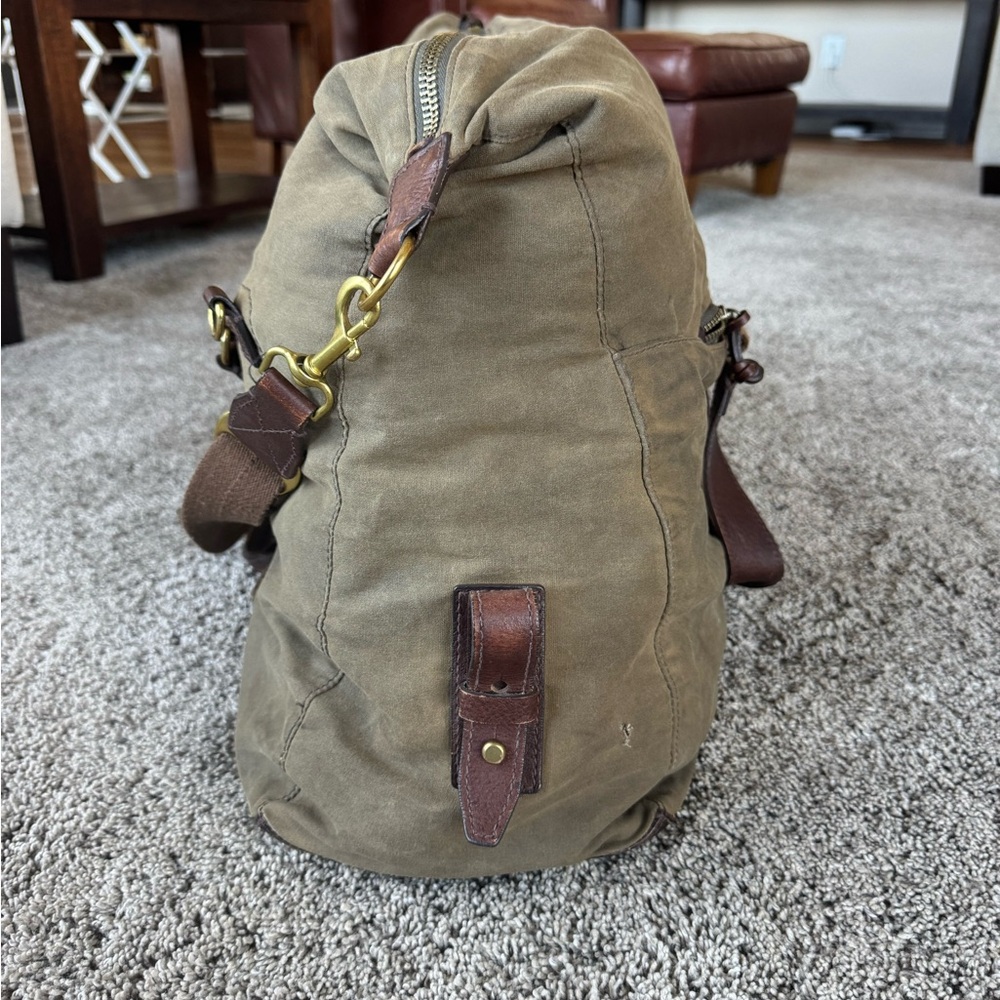Dry Goods and Men’s Furnishings by J. CREW LARGE CANVAS & LEATHER RUGGED DUFFLE - Picture 3 of 16